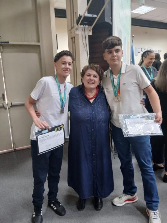 Foto 8 de 10 — Alunos de Boa Esperança do Sul são premiados por destaque em Olimpíada de Matemática